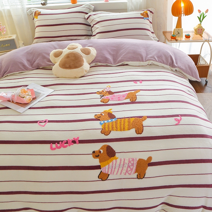 91家纺网 家纺一手货源 找家纺 美洲琳 2025新款卡通牛奶绒高克重四件套 小小窝-豆沙