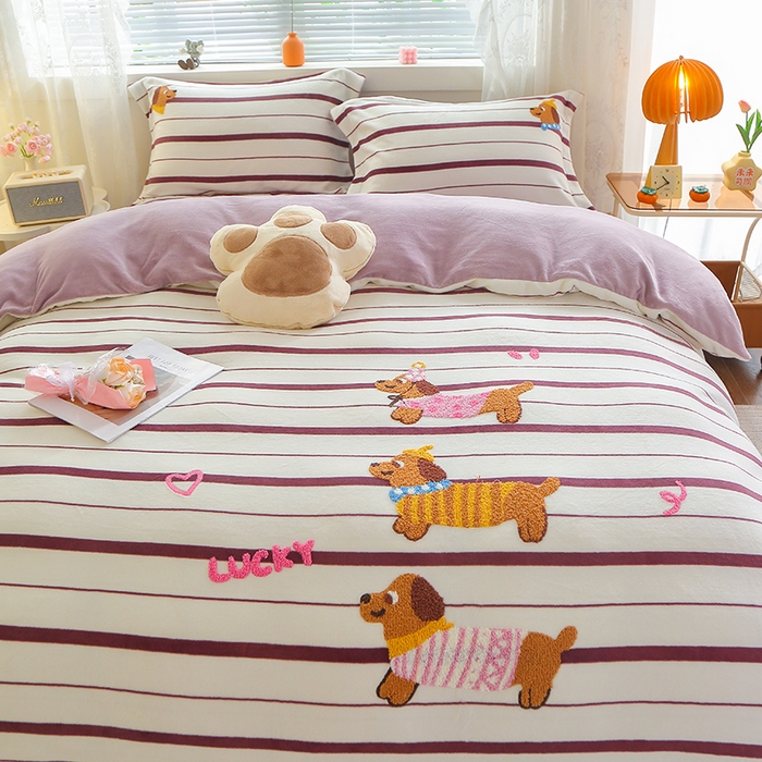 91家纺网 家纺一手货源 找家纺 美洲琳 2025新款卡通牛奶绒高克重四件套 小小窝-豆沙