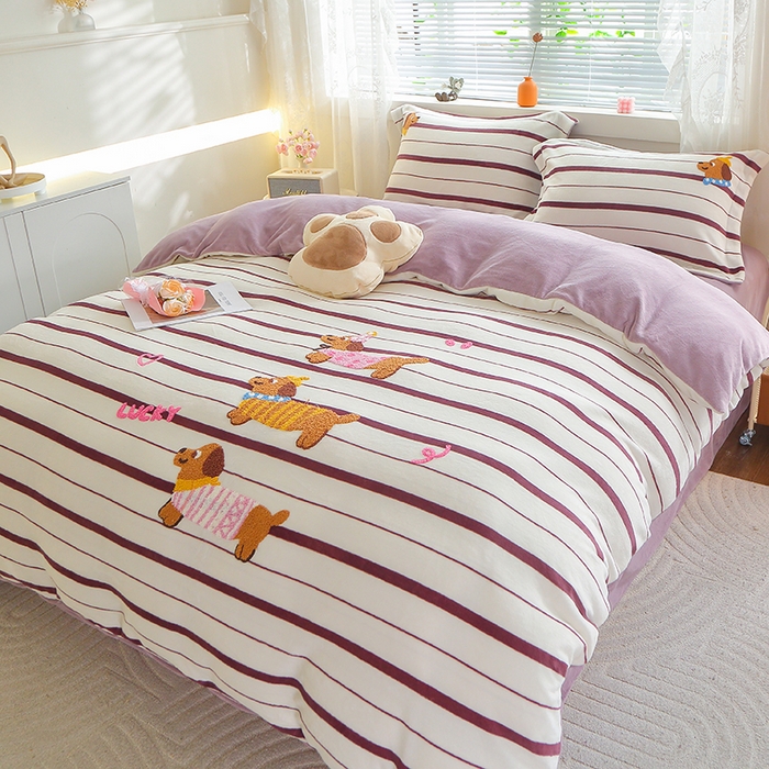 91家纺网 家纺一手货源 找家纺 美洲琳 2025新款卡通牛奶绒高克重四件套 小小窝-豆沙