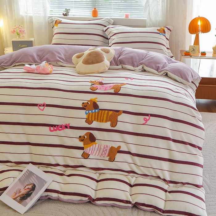 91家纺网 家纺一手货源 找家纺 美洲琳 2025新款卡通牛奶绒高克重四件套 小小窝-豆沙