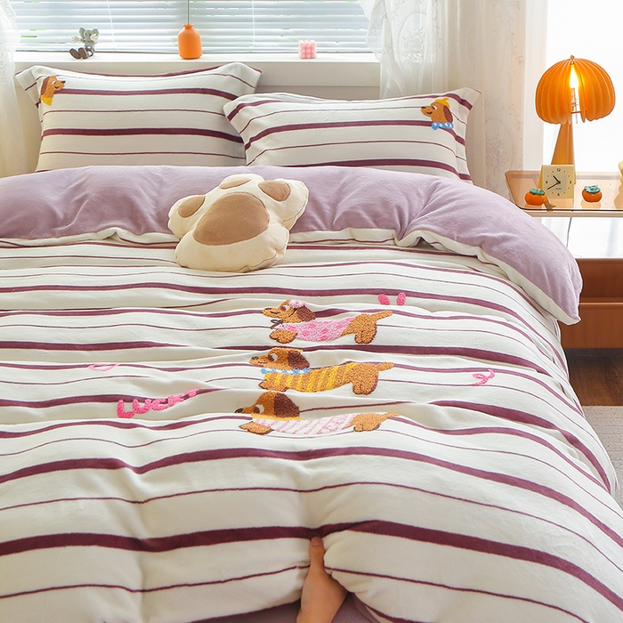 91家纺网 家纺一手货源 找家纺 美洲琳 2025新款卡通牛奶绒高克重四件套 小小窝-豆沙