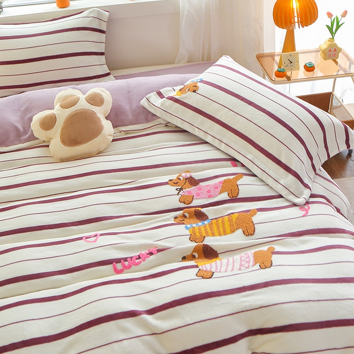 91家纺网 家纺一手货源 找家纺 美洲琳 2025新款卡通牛奶绒高克重四件套 小小窝-豆沙