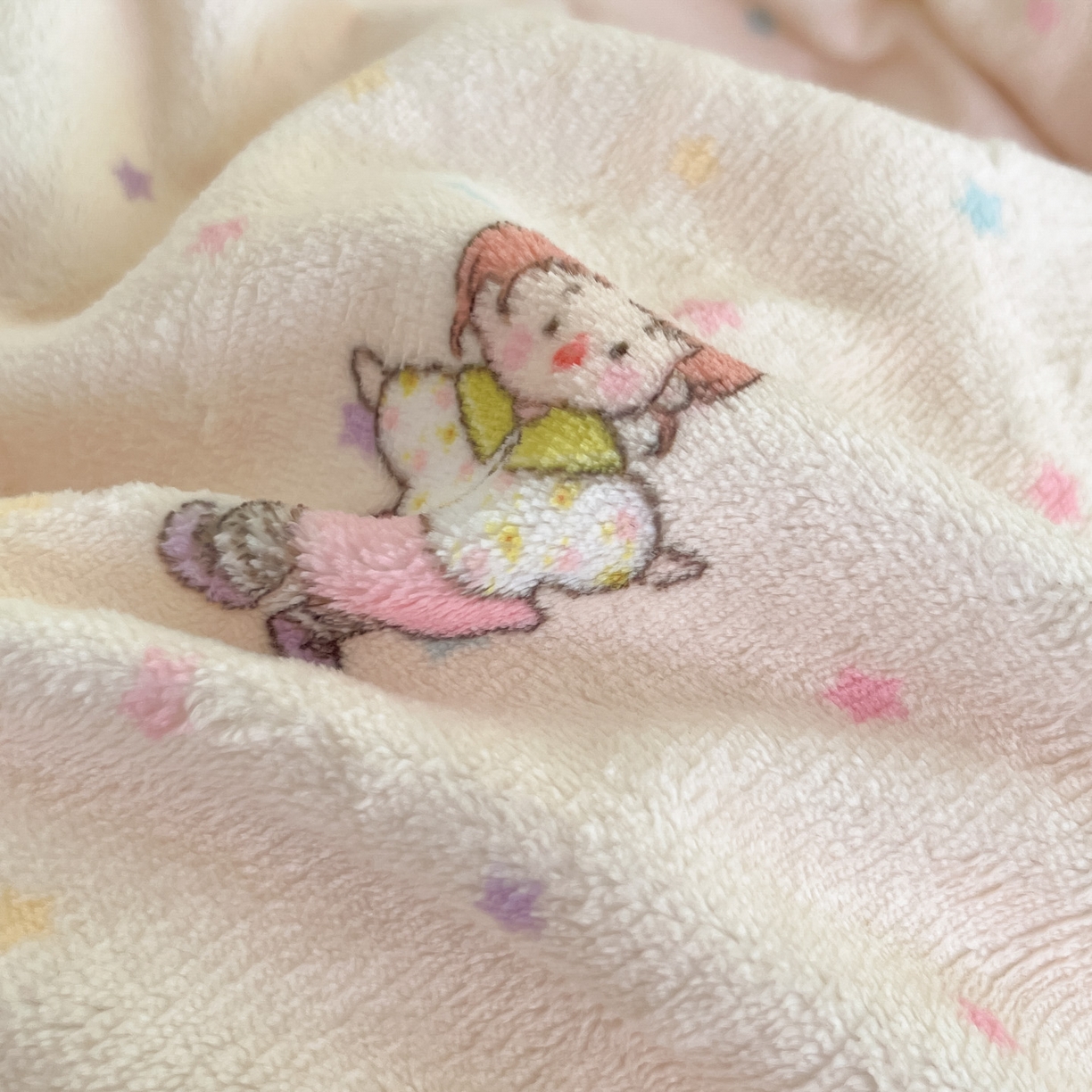 91家纺网 家纺一手货源 找家纺 贝扬思家纺 2025新款软fufu加厚保暖可爱系牛奶绒宿舍床套件系列（小红书推荐）（提供买家秀） 奶糖少女