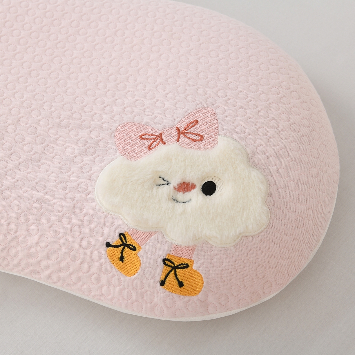 91家纺网 家纺一手货源 找家纺 小猫派 2025新款贴布绣豌豆儿童枕枕头枕芯 豌豆-泡芙云