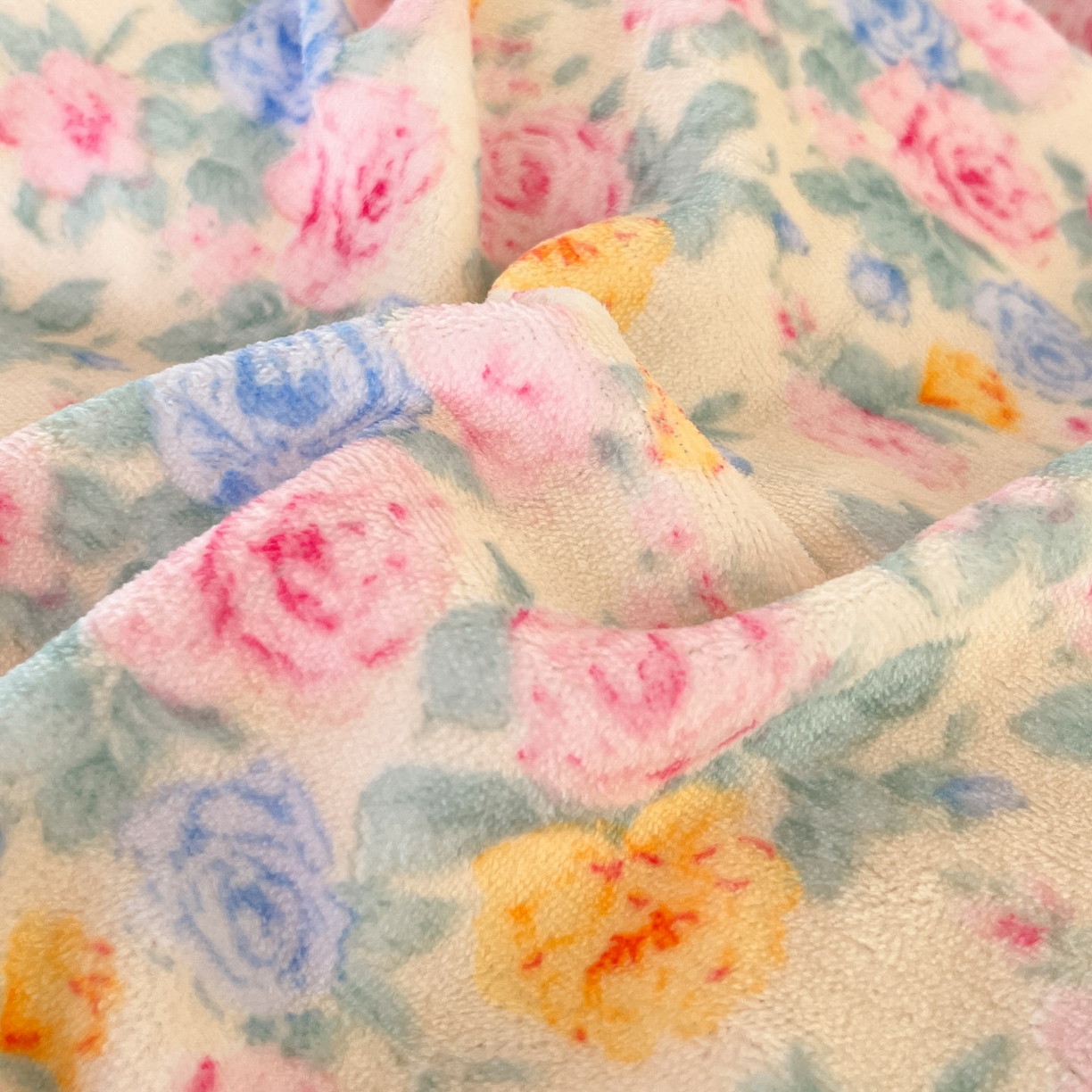 91家纺网 家纺一手货源 找家纺 贝扬思家纺 2025新款软fufu加厚保暖可爱系牛奶绒宿舍床套件系列（小红书推荐）（提供买家秀） 蔷薇语