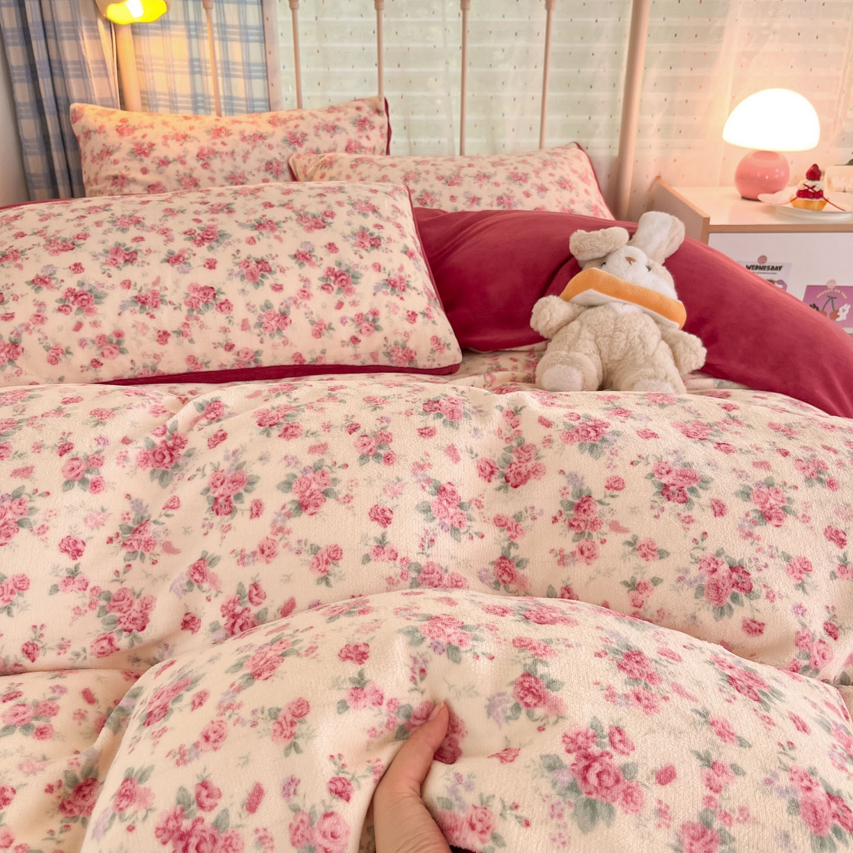 91家纺网 家纺一手货源 找家纺 贝扬思家纺 2025新款软fufu加厚保暖可爱系牛奶绒宿舍床套件系列（小红书推荐）（提供买家秀） 疏影