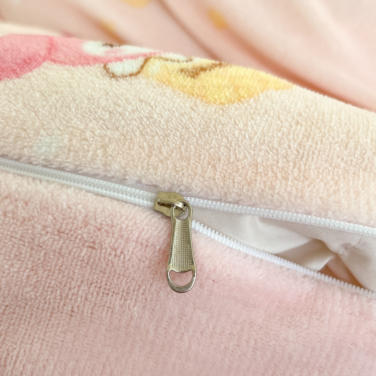 91家纺网 家纺一手货源 找家纺 贝扬思家纺 2025新款软fufu加厚保暖可爱系牛奶绒宿舍床套件系列（小红书推荐）（提供买家秀） 小美甜品屋