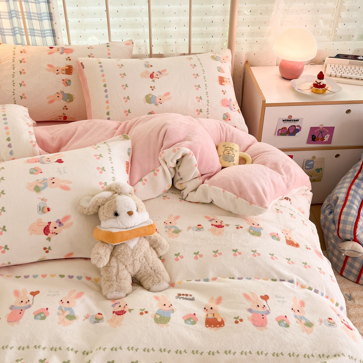 91家纺网 家纺一手货源 找家纺 贝扬思家纺 2025新款软fufu加厚保暖可爱系牛奶绒宿舍床套件系列（小红书推荐）（提供买家秀） 小兔派对