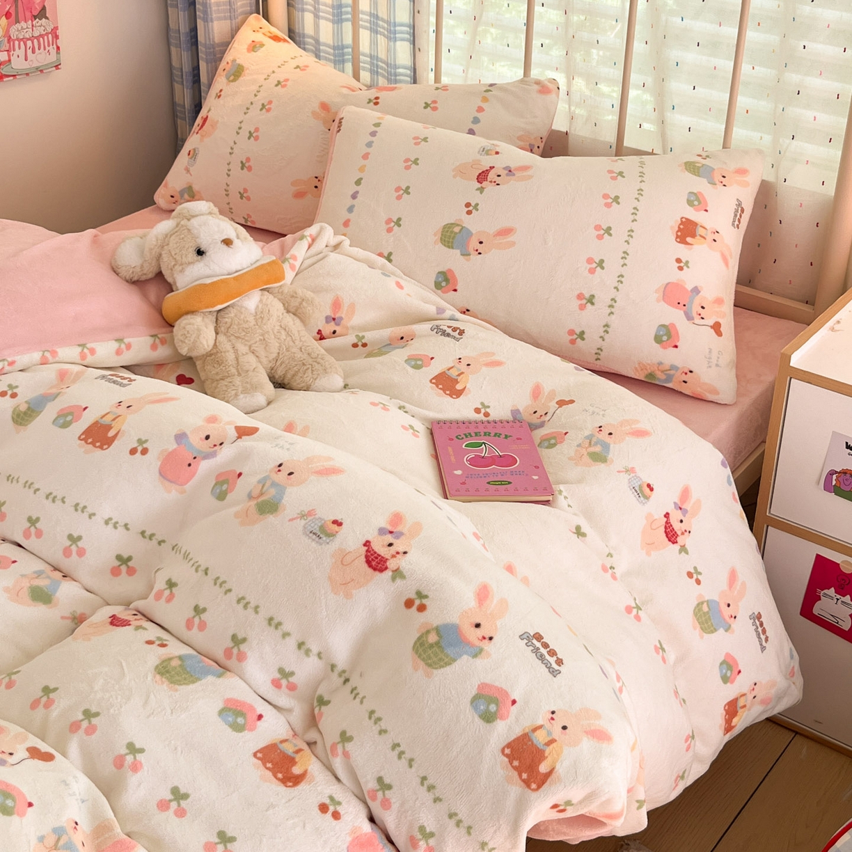 91家纺网 家纺一手货源 找家纺 贝扬思家纺 2025新款软fufu加厚保暖可爱系牛奶绒宿舍床套件系列（小红书推荐）（提供买家秀） 小兔派对