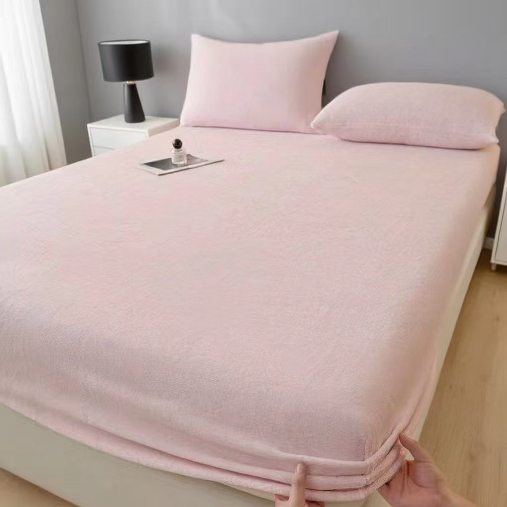 91家纺网 家纺一手货源 找家纺 世爵 2025新款简约纯色牛奶绒床笠单床笠床笠单件床垫保护套 浅粉
