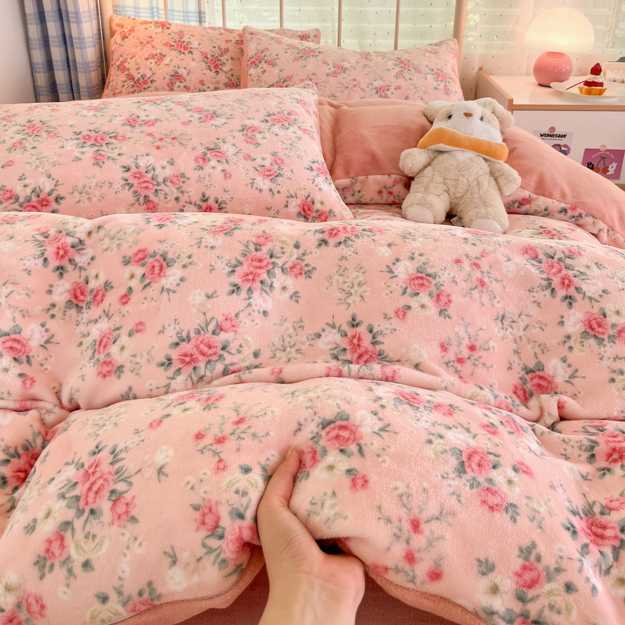 91家纺网 家纺一手货源 找家纺 贝扬思家纺 2025新款软fufu加厚保暖可爱系牛奶绒宿舍床套件系列（小红书推荐）（提供买家秀） 星辰闪烁