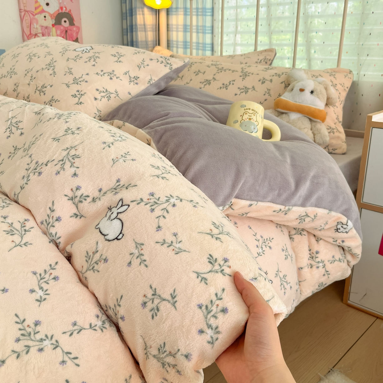 91家纺网 家纺一手货源 找家纺 贝扬思家纺 2025新款软fufu加厚保暖可爱系牛奶绒宿舍床套件系列（小红书推荐）（提供买家秀） 枝枝兔