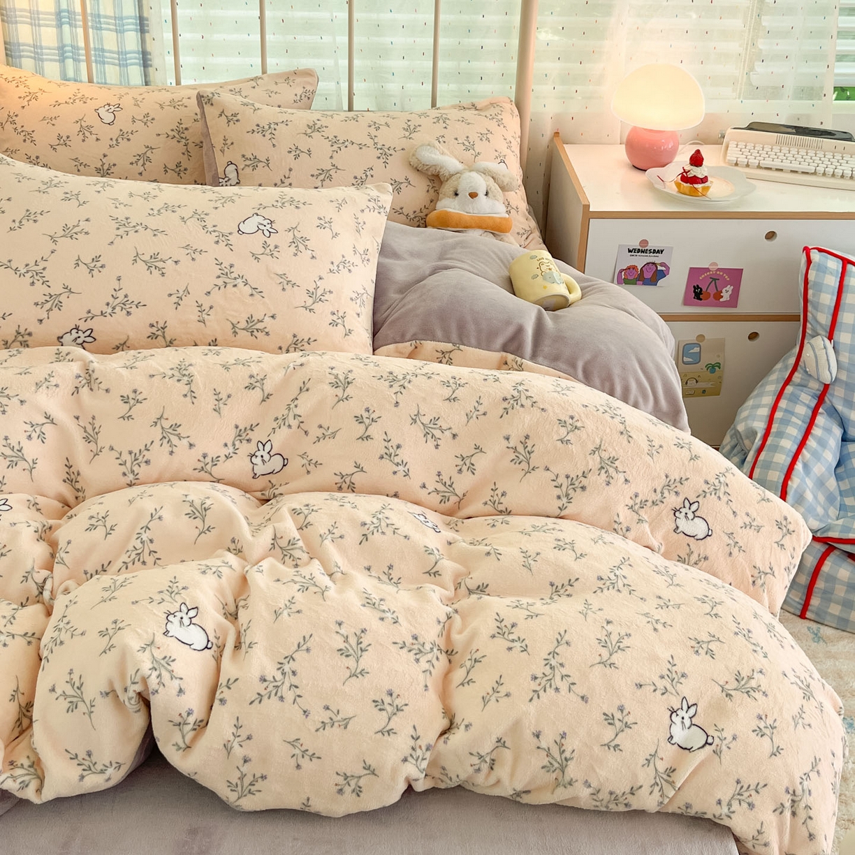 91家纺网 家纺一手货源 找家纺 贝扬思家纺 2025新款软fufu加厚保暖可爱系牛奶绒宿舍床套件系列（小红书推荐）（提供买家秀） 枝枝兔