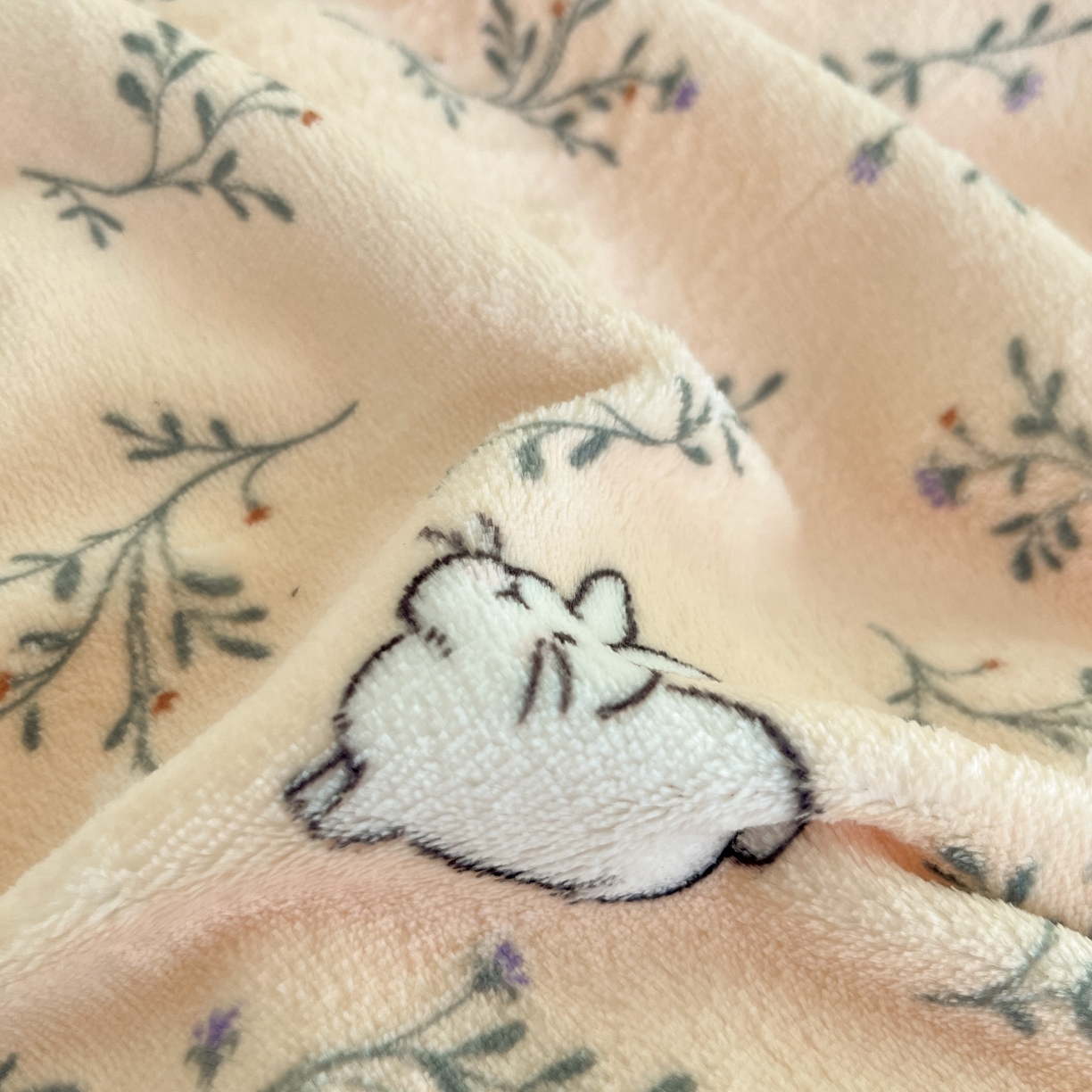 91家纺网 家纺一手货源 找家纺 贝扬思家纺 2025新款软fufu加厚保暖可爱系牛奶绒宿舍床套件系列（小红书推荐）（提供买家秀） 枝枝兔