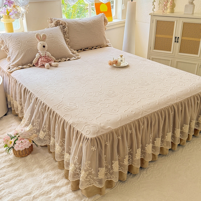 91家纺网 家纺一手货源 找家纺 （总）美达家纺 2025新款牛奶绒雕花系列单床裙