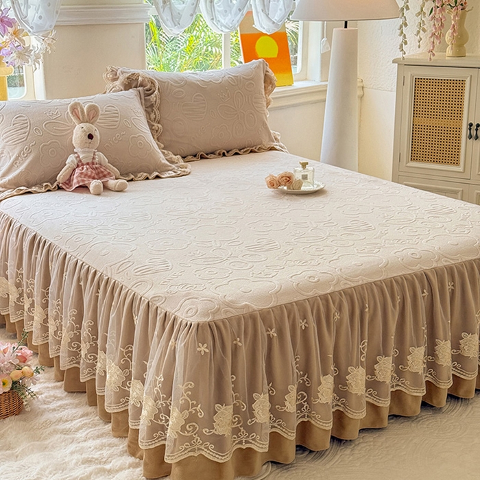 91家纺网 家纺一手货源 找家纺 （总）美达家纺 2025新款牛奶绒雕花系列单床裙