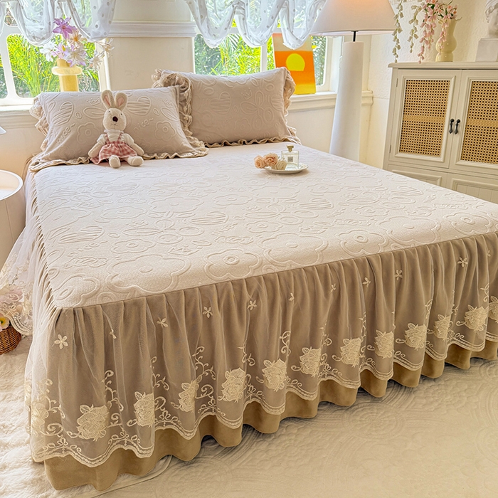 91家纺网 家纺一手货源 找家纺 （总）美达家纺 2025新款牛奶绒雕花系列单床裙