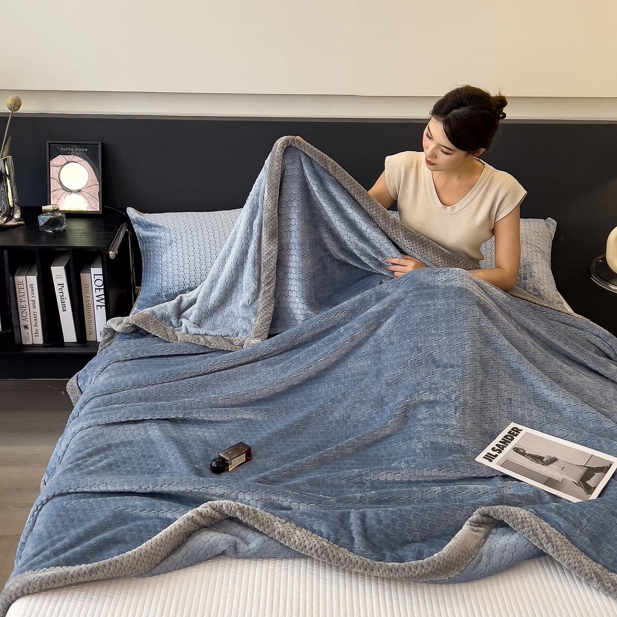 91家纺网 家纺一手货源 找家纺 世纪绒品 2025新款A类六梳牛奶绒提花足球宝贝毛毯 足球宝贝-蓝灰