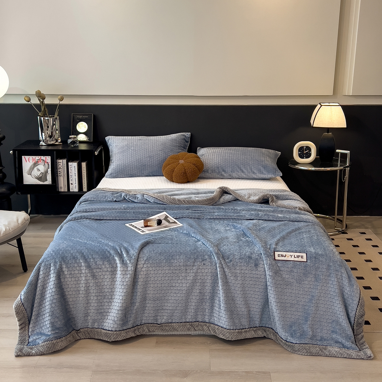 91家纺网 家纺一手货源 找家纺 世纪绒品 2025新款A类六梳牛奶绒提花足球宝贝毛毯 足球宝贝-蓝灰