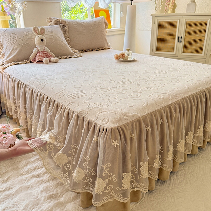 91家纺网 家纺一手货源 找家纺 美达家纺 2025新款牛奶绒雕花系列单床裙 床裙-爱心朵朵-咖