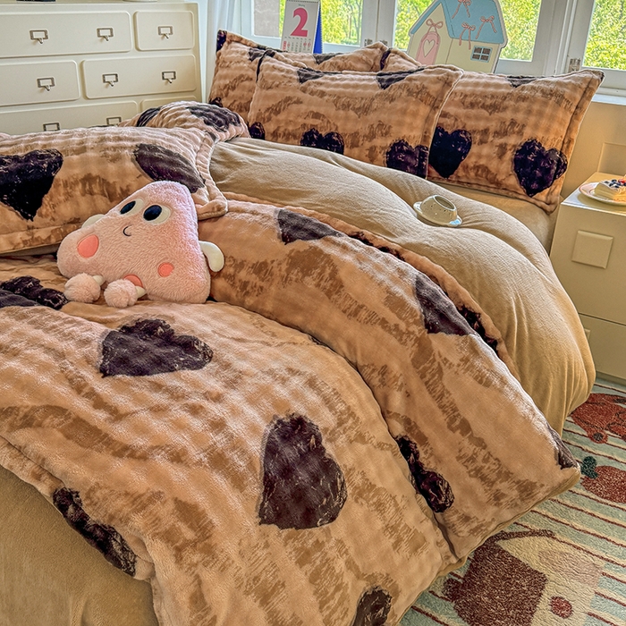 91家纺网 家纺一手货源 找家纺 家贝爱 2025新款加厚牛奶绒泡泡兔毛绒四件套 泡泡绒-爱心