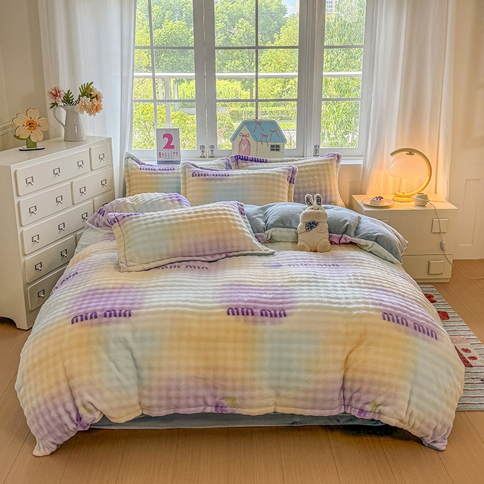 91家纺网 家纺一手货源 找家纺 家贝爱 2025新款加厚牛奶绒泡泡兔毛绒四件套 泡泡绒-幻彩