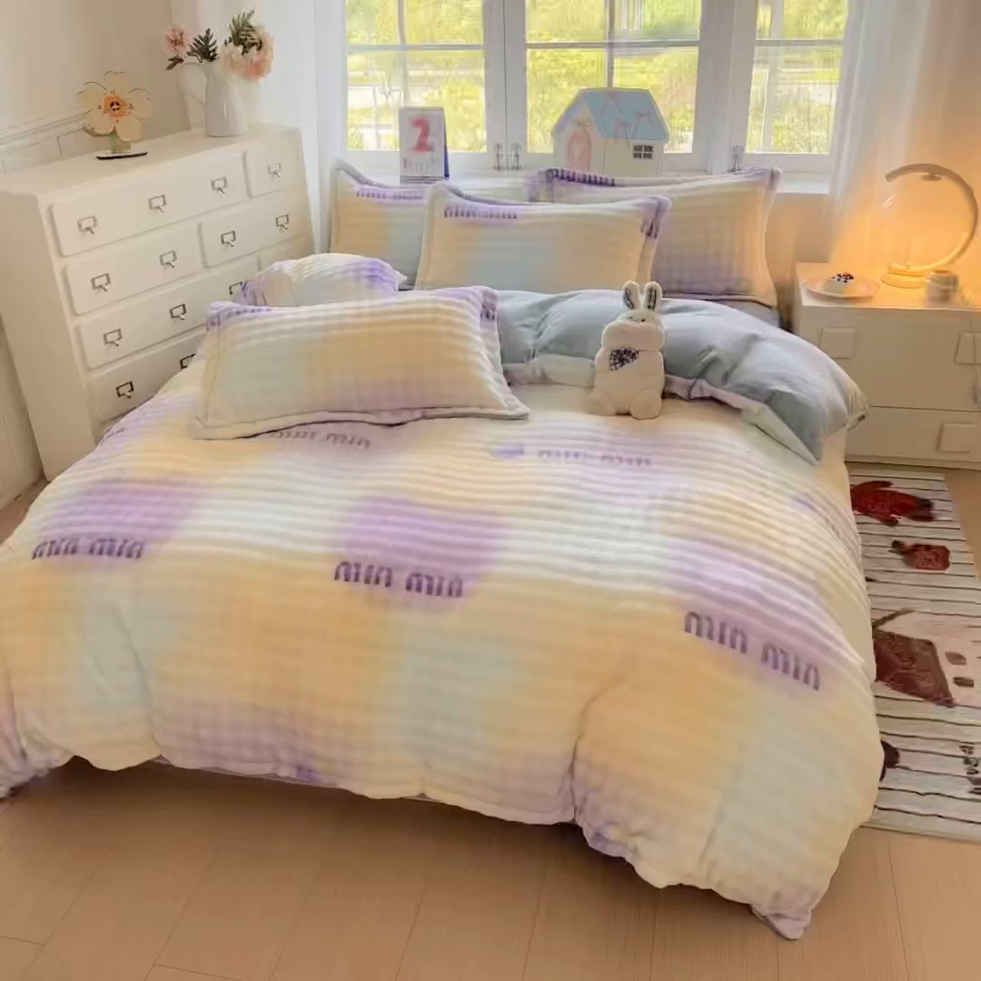 91家纺网 家纺一手货源 找家纺 家贝爱 2025新款加厚牛奶绒泡泡兔毛绒四件套 泡泡绒-幻彩