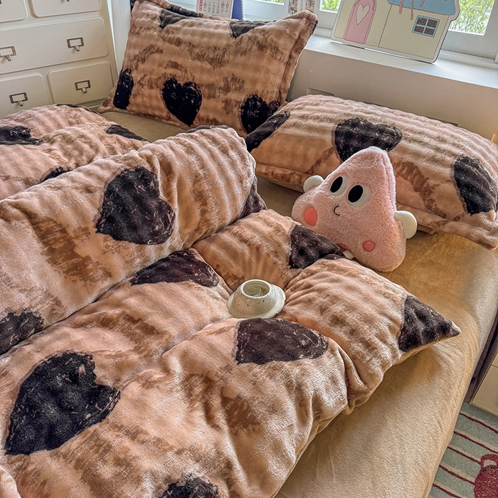 91家纺网 家纺一手货源 找家纺 家贝爱 2025新款加厚牛奶绒泡泡兔毛绒四件套 泡泡绒-爱心