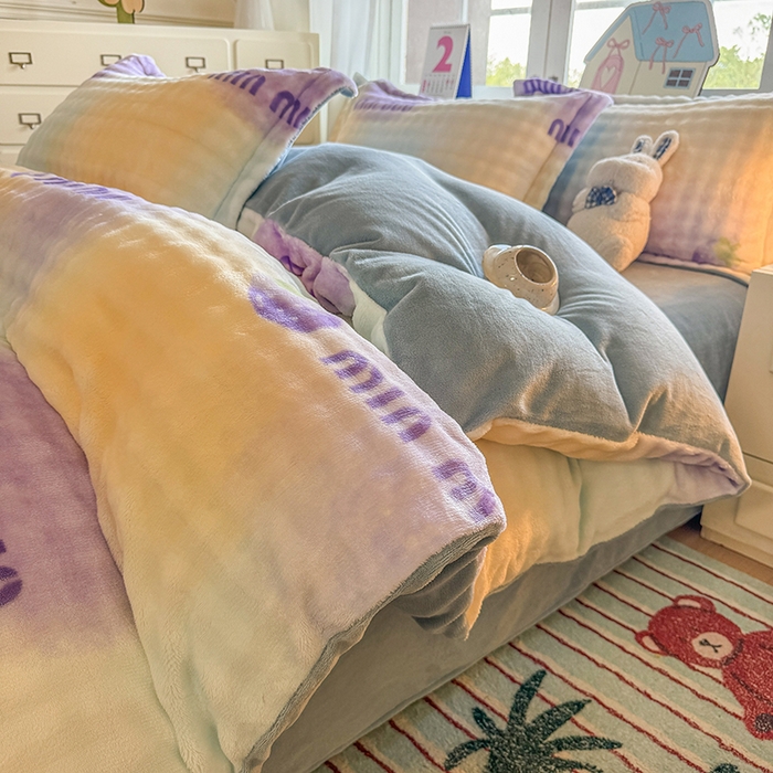 91家纺网 家纺一手货源 找家纺 家贝爱 2025新款加厚牛奶绒泡泡兔毛绒四件套 泡泡绒-幻彩