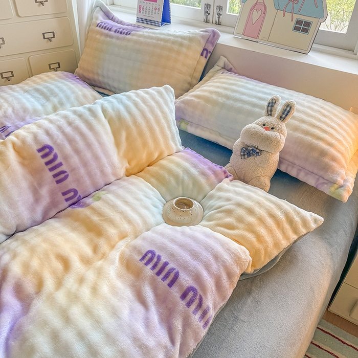 91家纺网 家纺一手货源 找家纺 家贝爱 2025新款加厚牛奶绒泡泡兔毛绒四件套 泡泡绒-幻彩