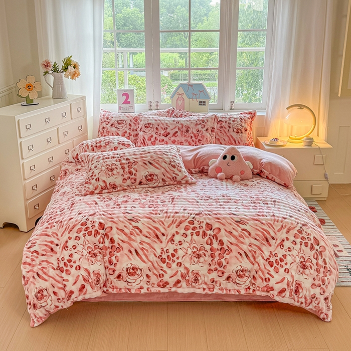 91家纺网 家纺一手货源 找家纺 家贝爱 2025新款加厚牛奶绒泡泡兔毛绒四件套 泡泡绒-绽放