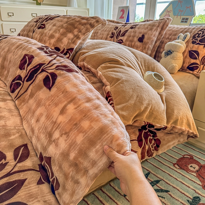 91家纺网 家纺一手货源 找家纺 家贝爱 2025新款加厚牛奶绒泡泡兔毛绒四件套 泡泡绒-慕颜