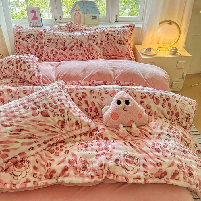 91家纺网 家纺一手货源 找家纺 家贝爱 2025新款加厚牛奶绒泡泡兔毛绒四件套 泡泡绒-绽放