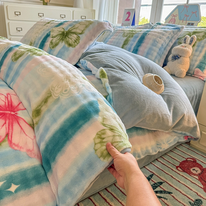 91家纺网 家纺一手货源 找家纺 家贝爱 2025新款加厚牛奶绒泡泡兔毛绒四件套 泡泡绒-粉蝶