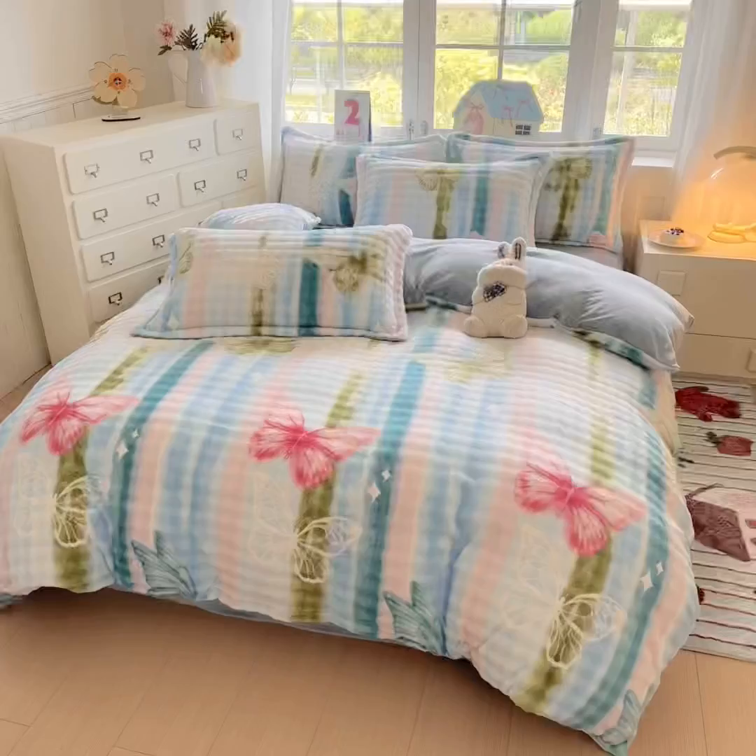 91家纺网 家纺一手货源 找家纺 家贝爱 2025新款加厚牛奶绒泡泡兔毛绒四件套 泡泡绒-粉蝶