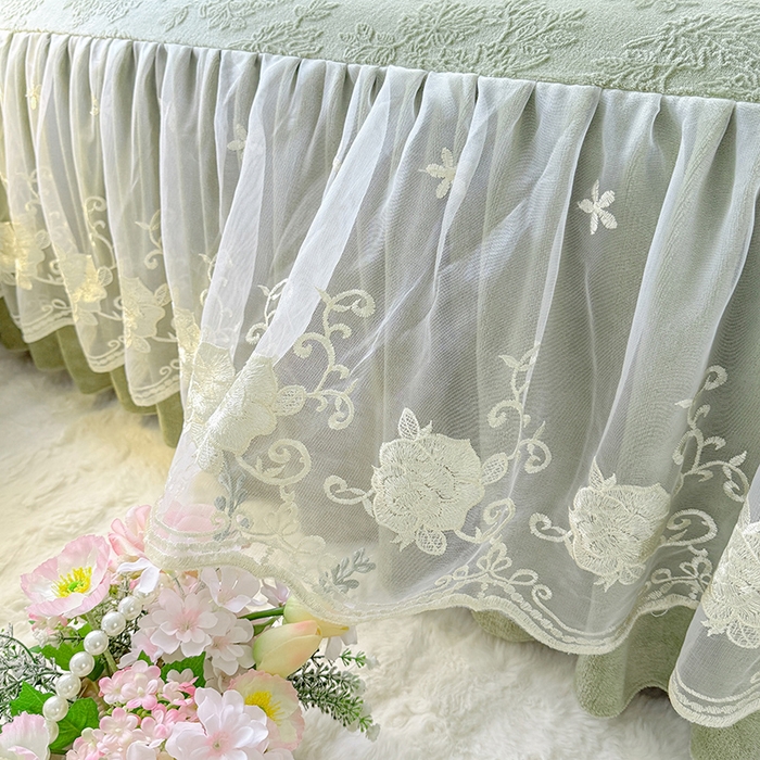 91家纺网 家纺一手货源 找家纺 美达家纺 2025新款牛奶绒雕花系列单床裙 床裙-枫叶-绿