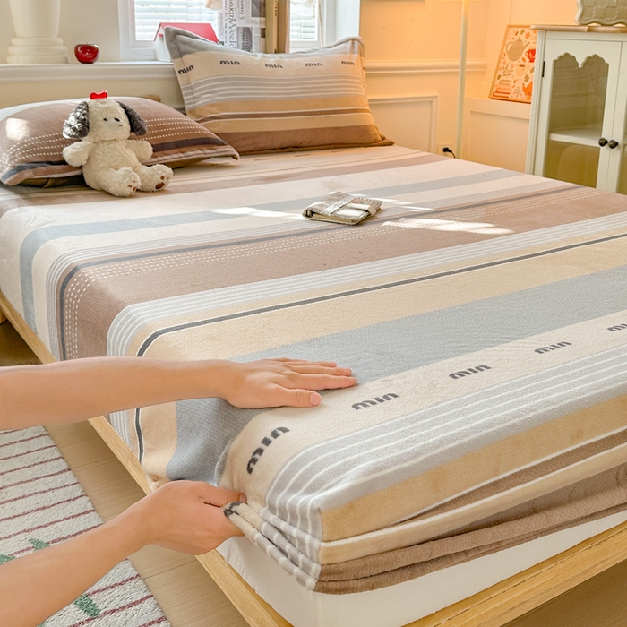 91家纺网 家纺一手货源 找家纺 （总）卡普家居 2025新款印花牛奶绒床笠