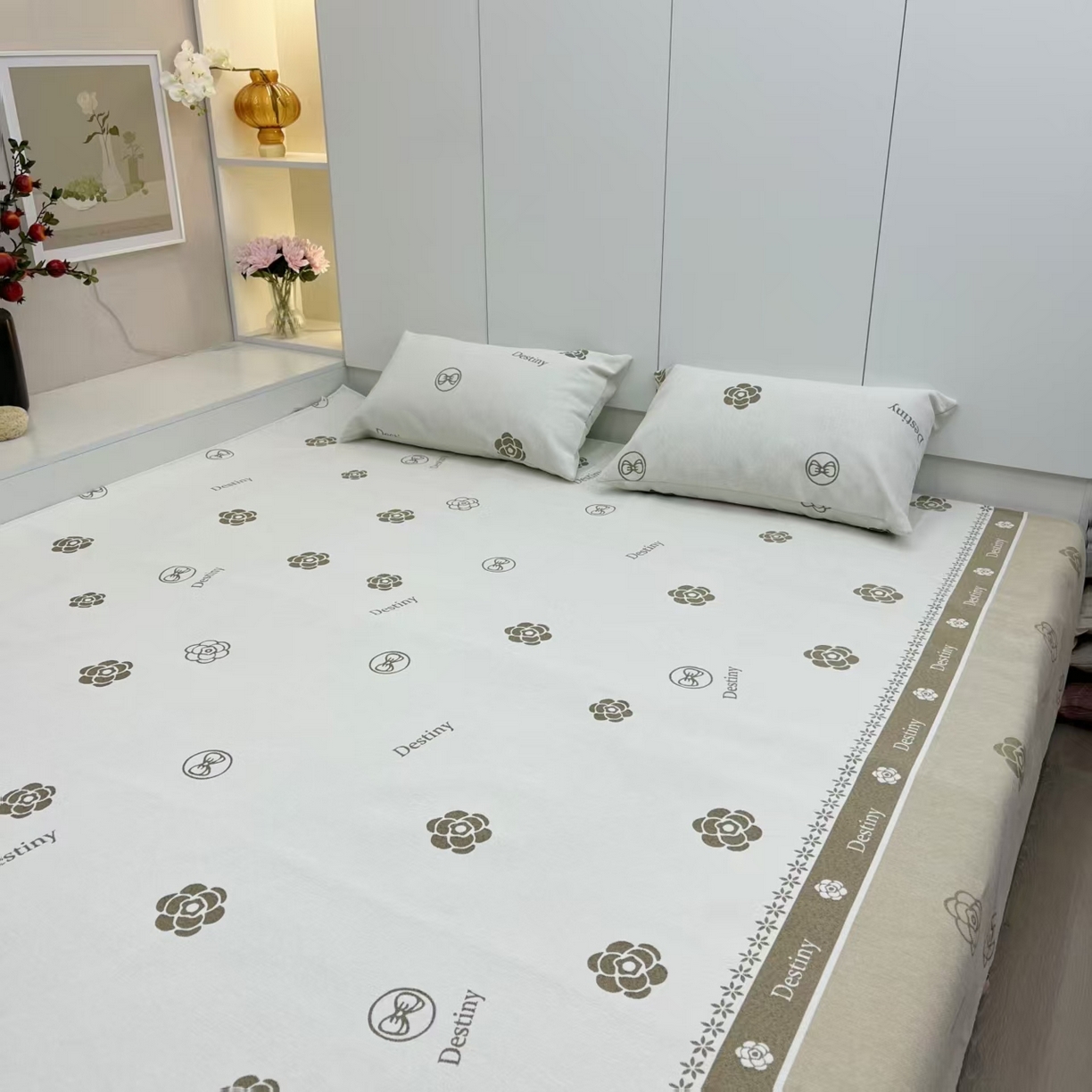 91家纺网 家纺一手货源 找家纺 （总）峻杨 2025新款亲肤透气榻榻米防滑耐磨床盖炕盖专用大床盖定制异形拐角-山茶花