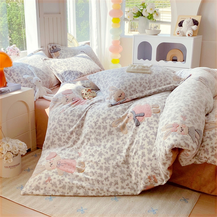 91家纺网 家纺一手货源 找家纺 （总）佰亿莱 2025新款5D雕花雪花绒四件套