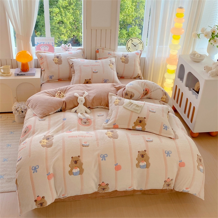 91家纺网 家纺一手货源 找家纺 佰亿莱 2025新款5D雕花雪花绒四件套调皮扒拉