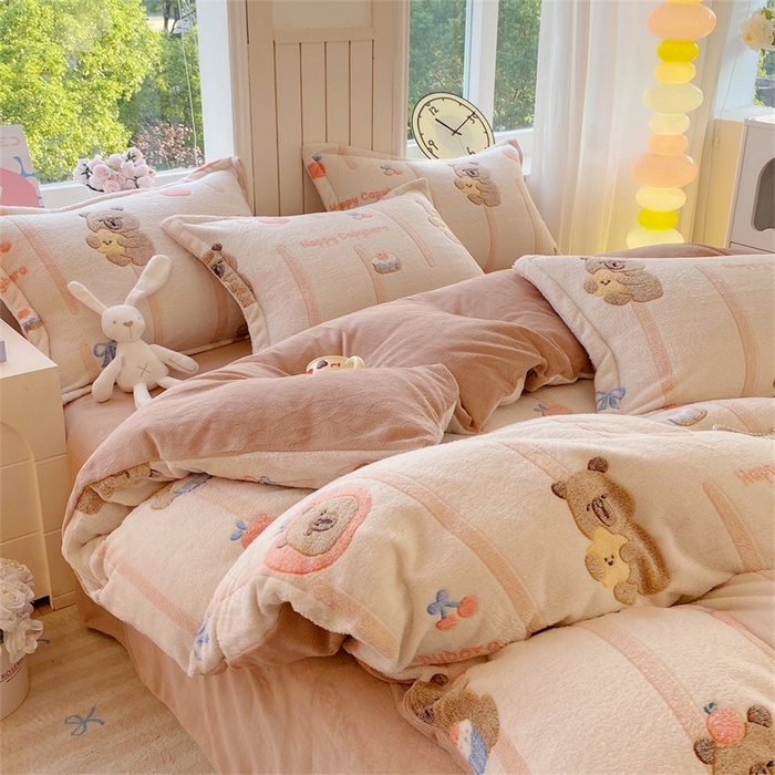 91家纺网 家纺一手货源 找家纺 佰亿莱 2025新款5D雕花雪花绒四件套调皮扒拉