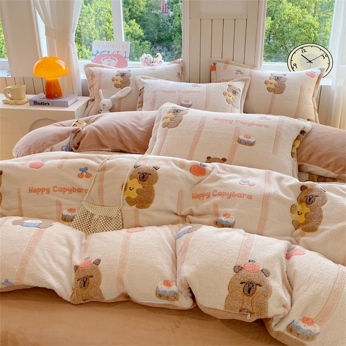 91家纺网 家纺一手货源 找家纺 佰亿莱 2025新款5D雕花雪花绒四件套调皮扒拉