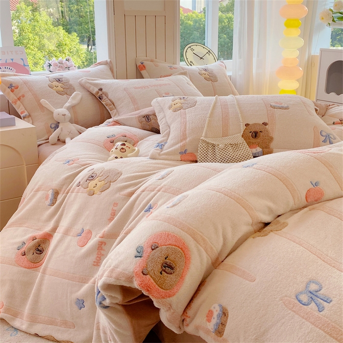 91家纺网 家纺一手货源 找家纺 佰亿莱 2025新款5D雕花雪花绒四件套调皮扒拉