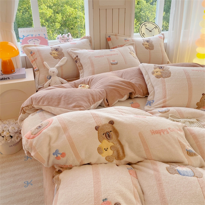 91家纺网 家纺一手货源 找家纺 佰亿莱 2025新款5D雕花雪花绒四件套调皮扒拉