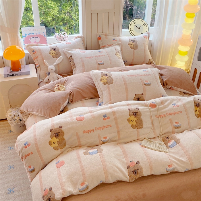 91家纺网 家纺一手货源 找家纺 佰亿莱 2025新款5D雕花雪花绒四件套调皮扒拉