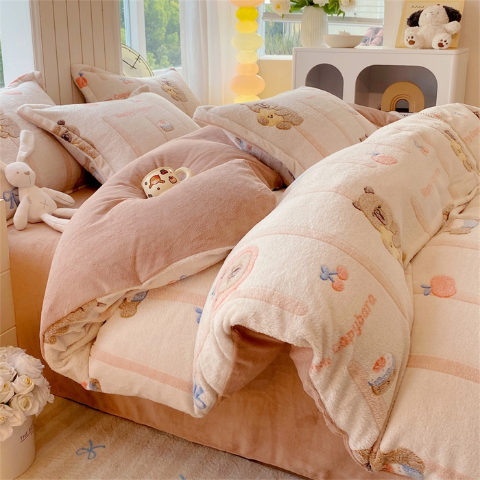 91家纺网 家纺一手货源 找家纺 佰亿莱 2025新款5D雕花雪花绒四件套调皮扒拉