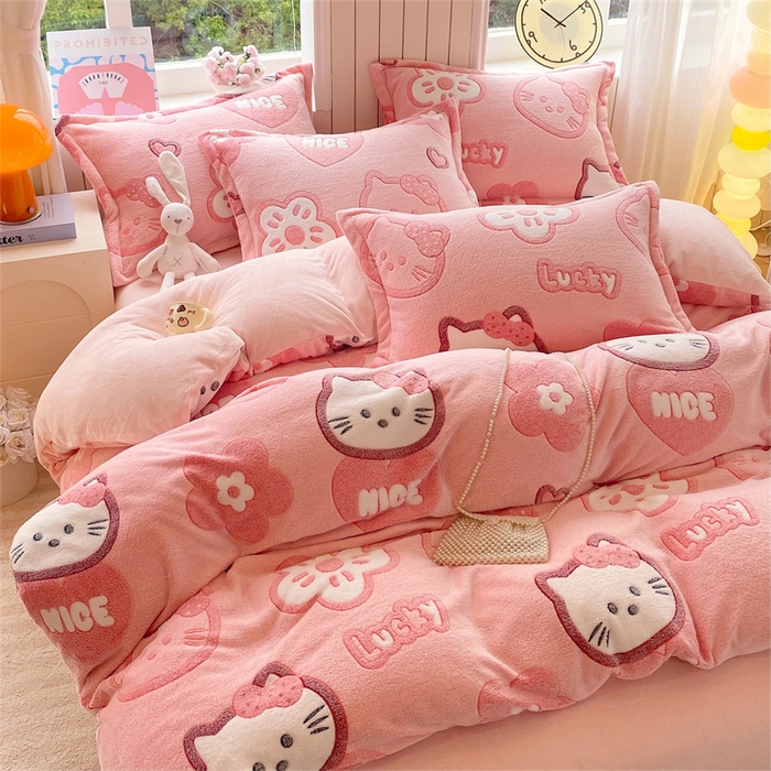 91家纺网 家纺一手货源 找家纺 佰亿莱 2025新款5D雕花雪花绒四件套粉猫咪