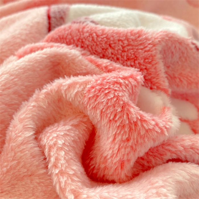 91家纺网 家纺一手货源 找家纺 佰亿莱 2025新款5D雕花雪花绒四件套粉猫咪