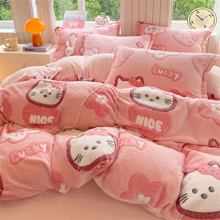 91家纺网 家纺一手货源 找家纺 佰亿莱 2025新款5D雕花雪花绒四件套粉猫咪