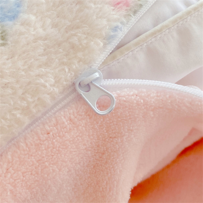 91家纺网 家纺一手货源 找家纺 佰亿莱 2025新款5D雕花雪花绒四件套花花狗